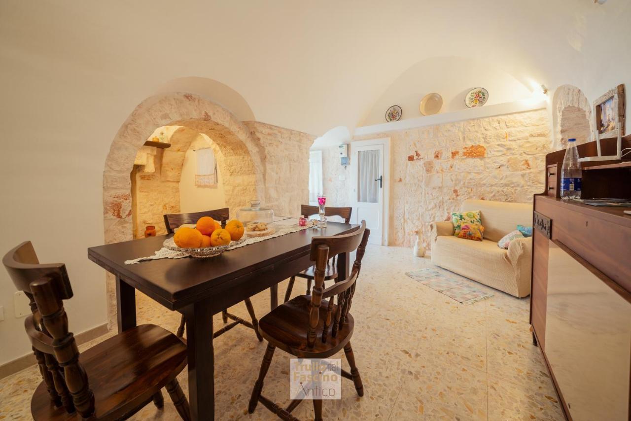 Вілла Trullo Dal Fascino Antico Локоротондо Екстер'єр фото